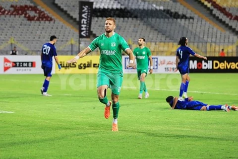 في وقت قاتل.. فخر الدين بن يوسف يسجل هدف المصري الثاني أمام الأهلي